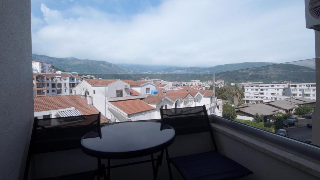 Mondi Azzurri Lägenhet Budva Exteriör bild