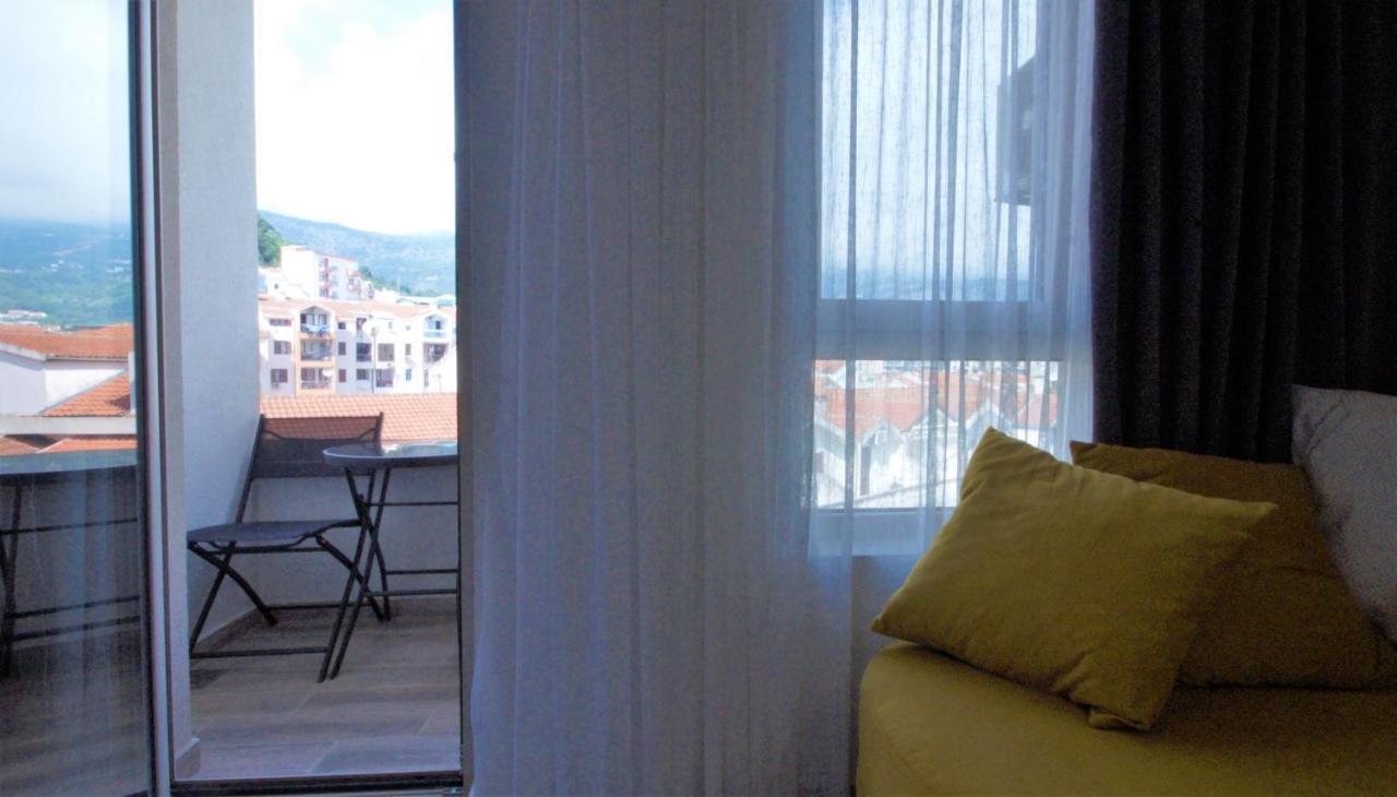 Mondi Azzurri Lägenhet Budva Exteriör bild