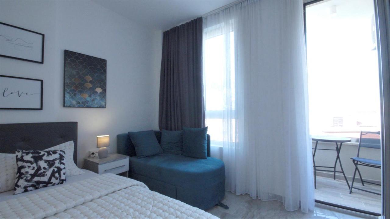 Mondi Azzurri Lägenhet Budva Exteriör bild